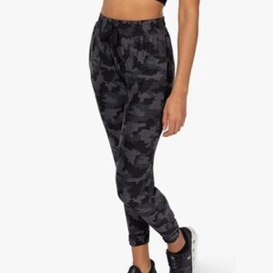 Kyodan Camo Joggers